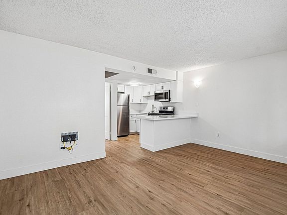 2nd image of 2542 W Colter St APT 42