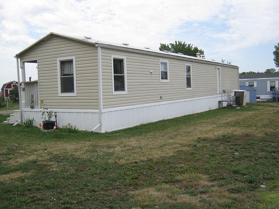 2nd image of 619 Whitfield St Lot 17B
