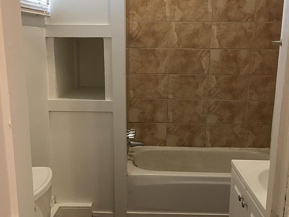 4th image of 310 W Bolton St APT E2