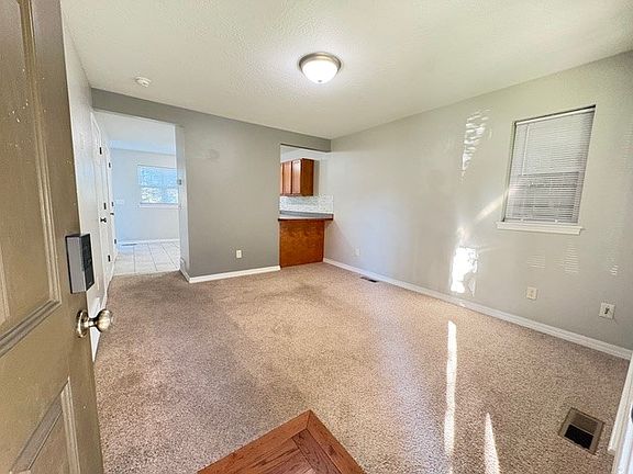 4th image of 1440 Stoddard St APT B