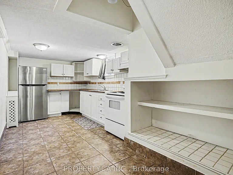 130 Lauder Ave #LOWER — Photo 7