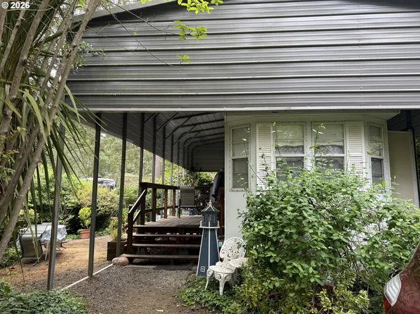 112 Sailor Ln, Florence, OR 97439