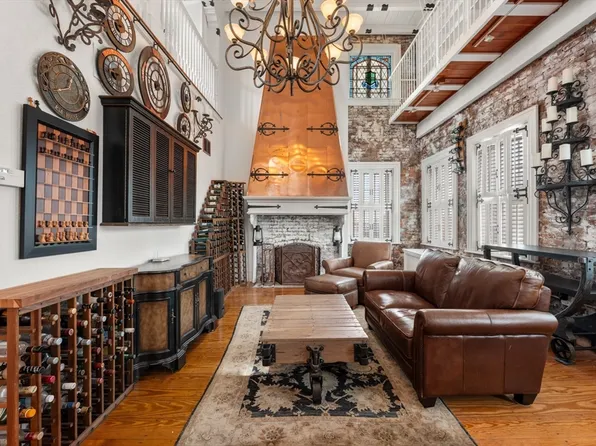49 Grove St #Penthouse, Boston, MA 02114
