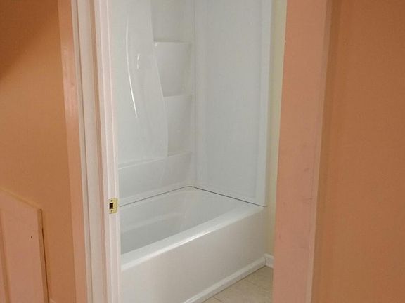 5th image of 20646 Belvidere Ave