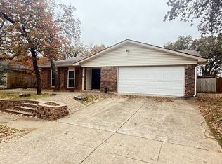 3720 Aspenwood Dr, Bedford, TX 76021