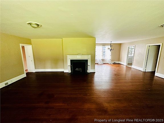 3rd image of 207 E 22nd St