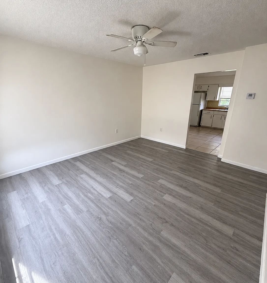 2 bed, 800 sqft, $1,249 — Photo 4
