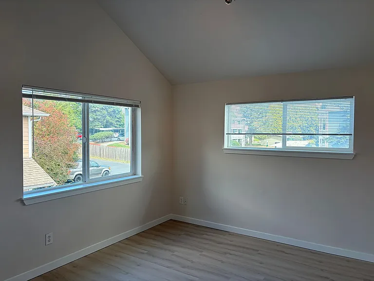 5739 Fallbrook Ln — Photo 17