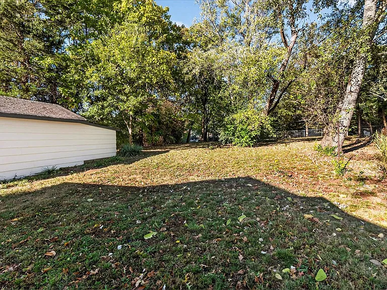 8619 Mackenzie Rd — Photo 30