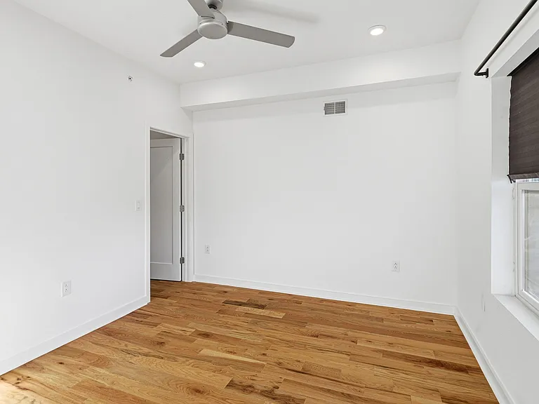 7013 Pipers Glen Way — Photo 23