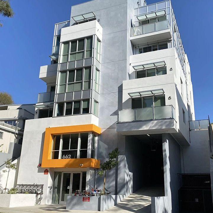 662 Kelton Avenue, Westwood, CA 90024 - Building Front