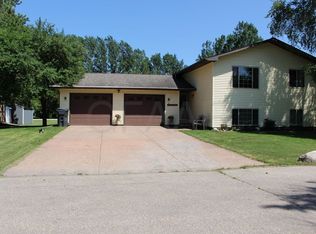 19 W Court Dr, Emerado, ND 58228