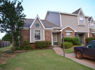 2801 Briar Creek Cir, Chickasha, OK 73018