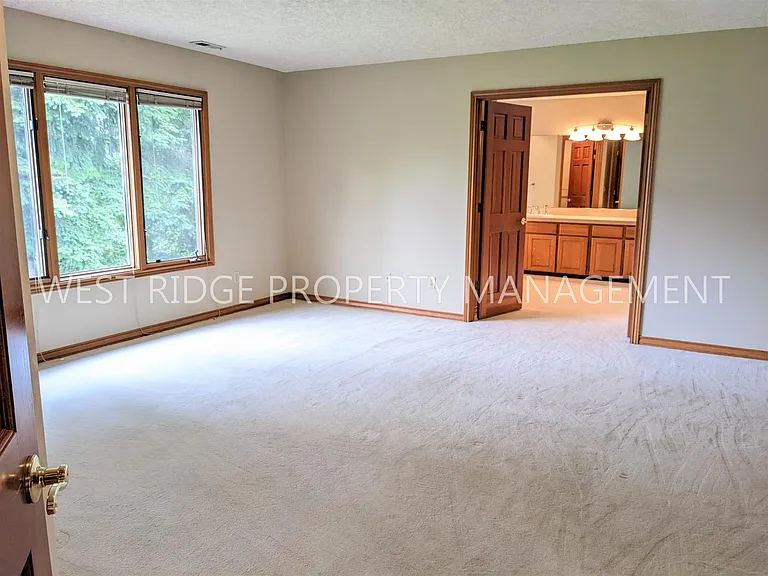 19772 Bellevue Way — Photo 16