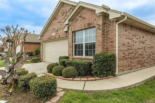 3 bed, 1314 sqft, $1,995 — Photo 1