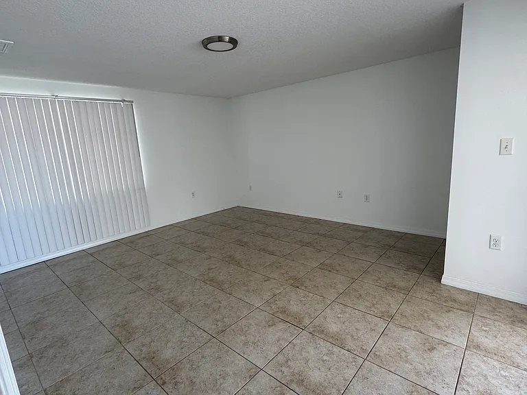 7140 Fox Hollow Dr — Photo 6
