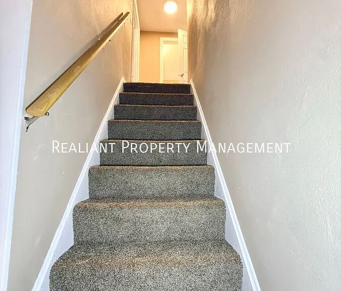 2033 Dallas Ave — Photo 14