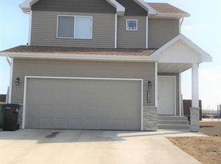 5735 Deb Dr W, West Fargo, ND 58078