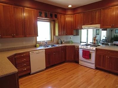 3rd image of 1801 Eastwood Dr