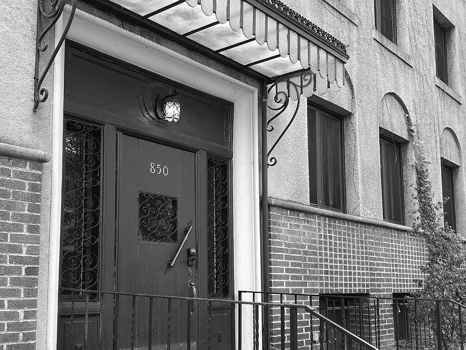 1st image of 850 N Humboldt St #2
