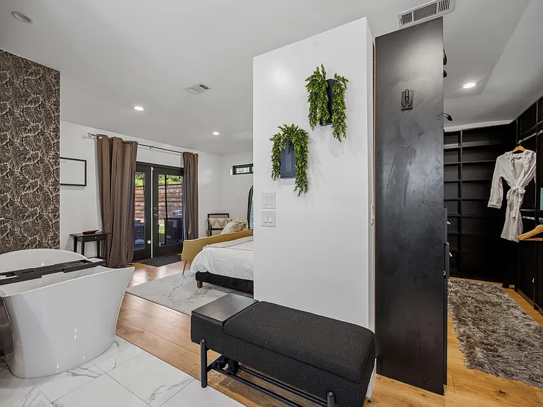 16453 Lassen St — Photo 10