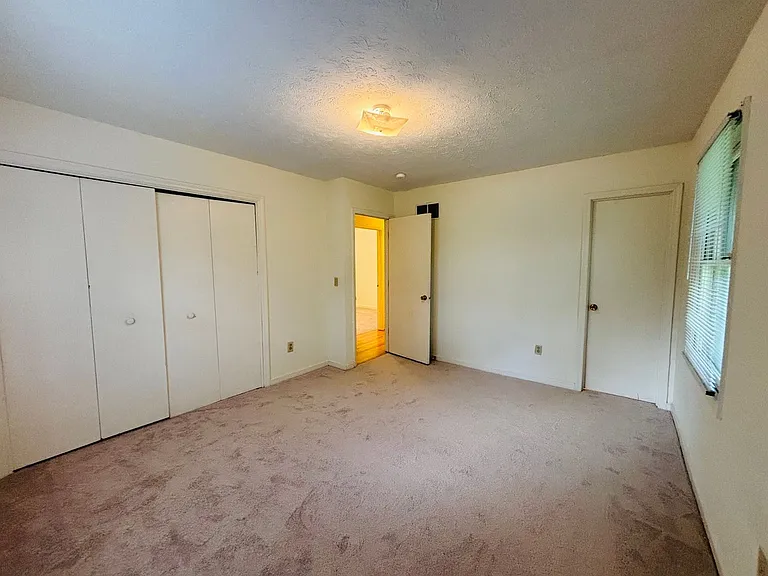 315 Sunset Blvd — Photo 13