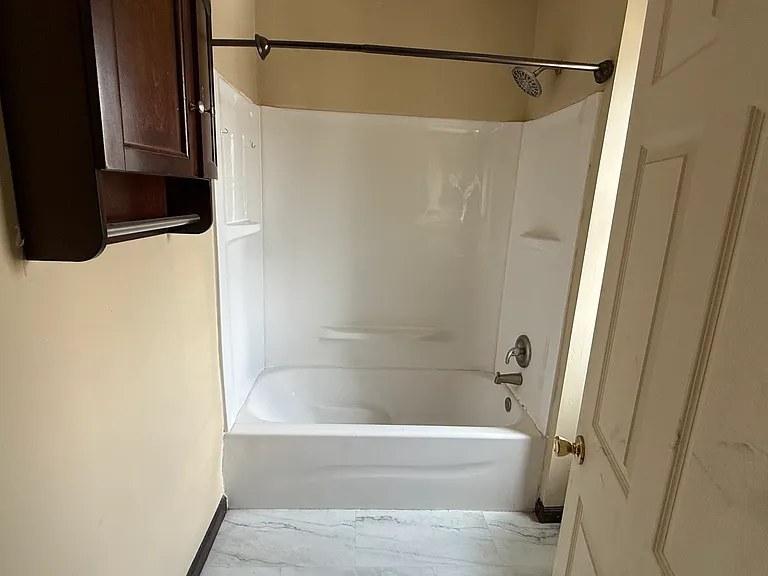 319 Clay St — Photo 17