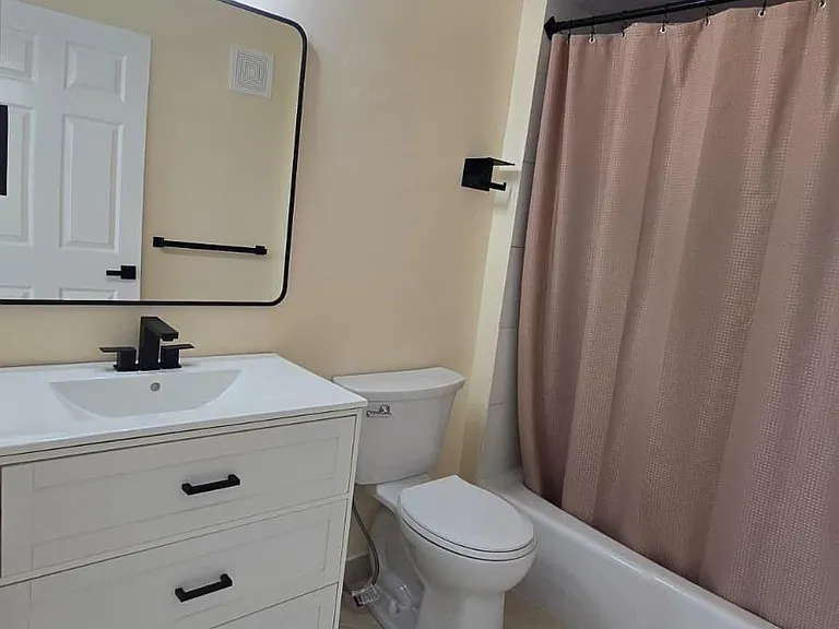 105 S Riverside Dr #402 — Photo 26