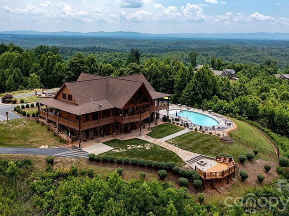 2nd image of 4420 Walnut Ridge Dr