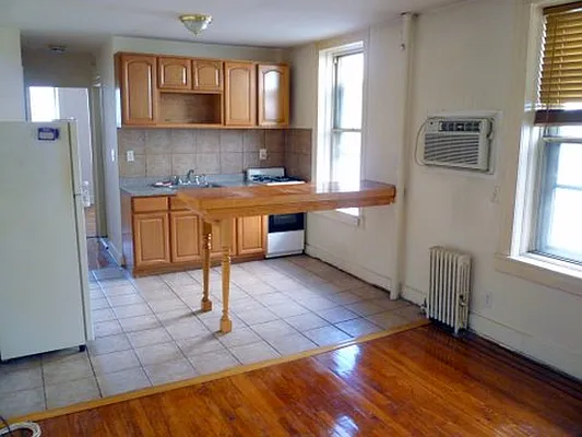 Rented by Elenora Dantchev, LREB | media 14