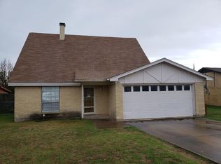 608 Saddle Rd, White Settlement, TX 76108