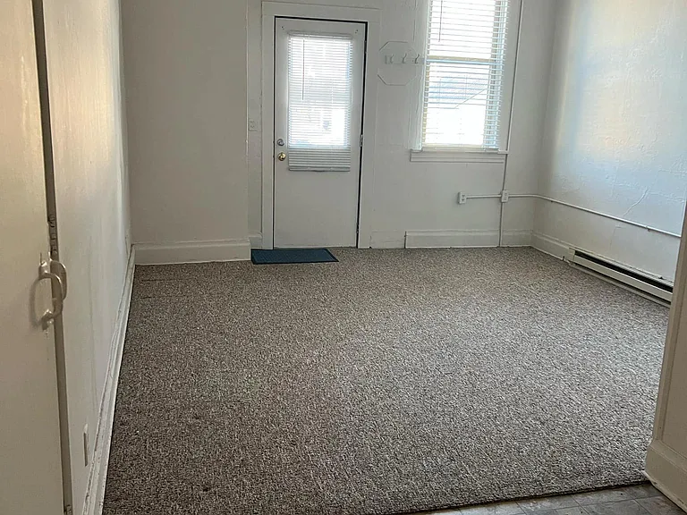 105 E High St #4 — Photo 8