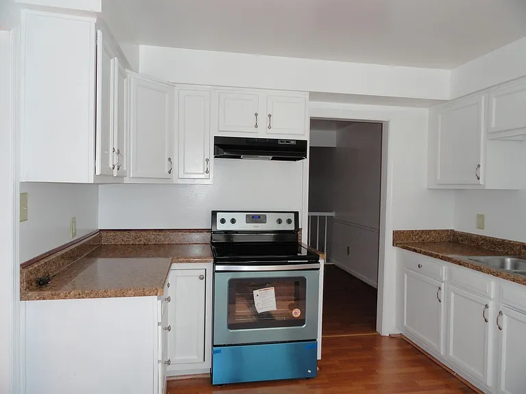 5634 Picadilly Ln — Photo 2