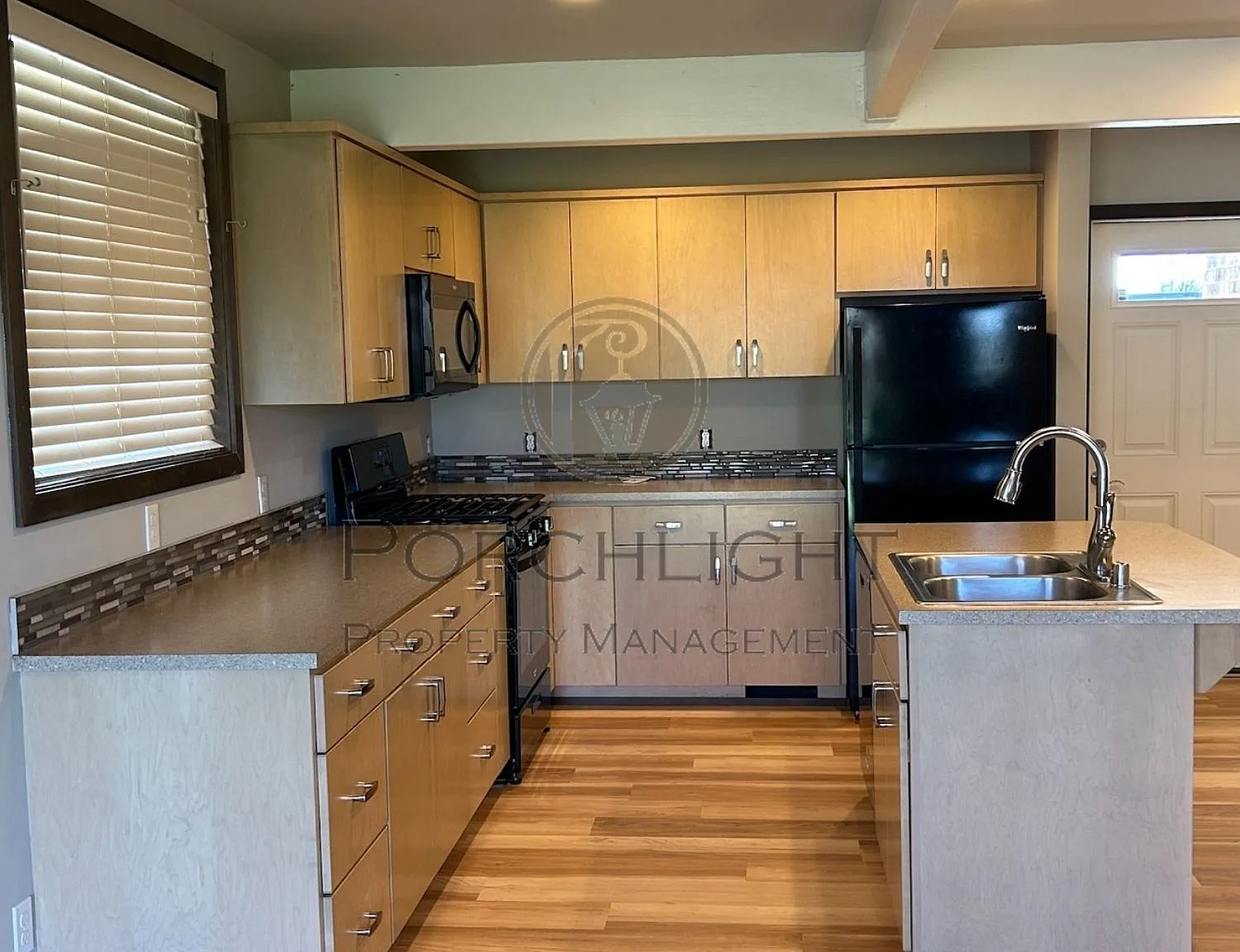 EMAIN407 - B — Photo 4