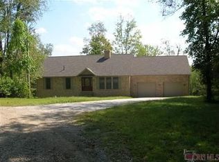 880 Maple Rd SW, Dellroy, OH 44620