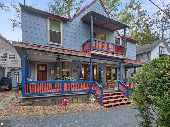 204 5th St, Mount Gretna, PA 17064