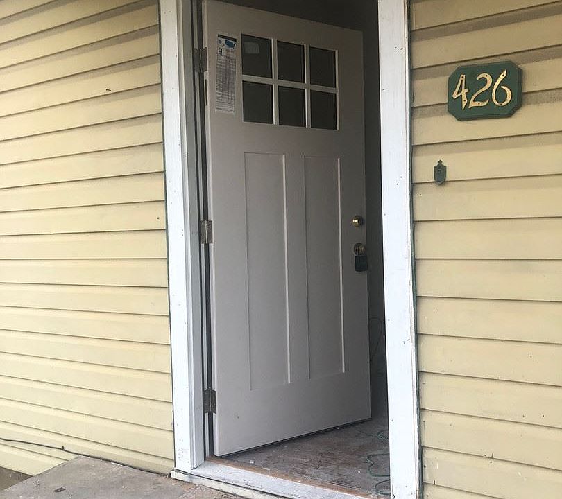 1st image of 426 Hughes Dr