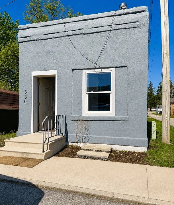 334 Center St