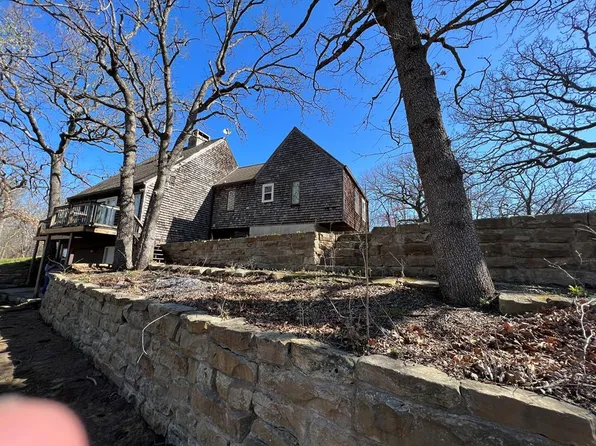 4876 Oak Hill Dr, Neodesha, KS 66757