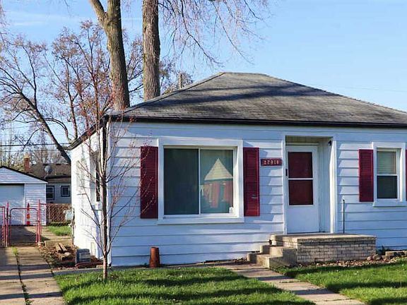 3rd image of 22010 Lange St