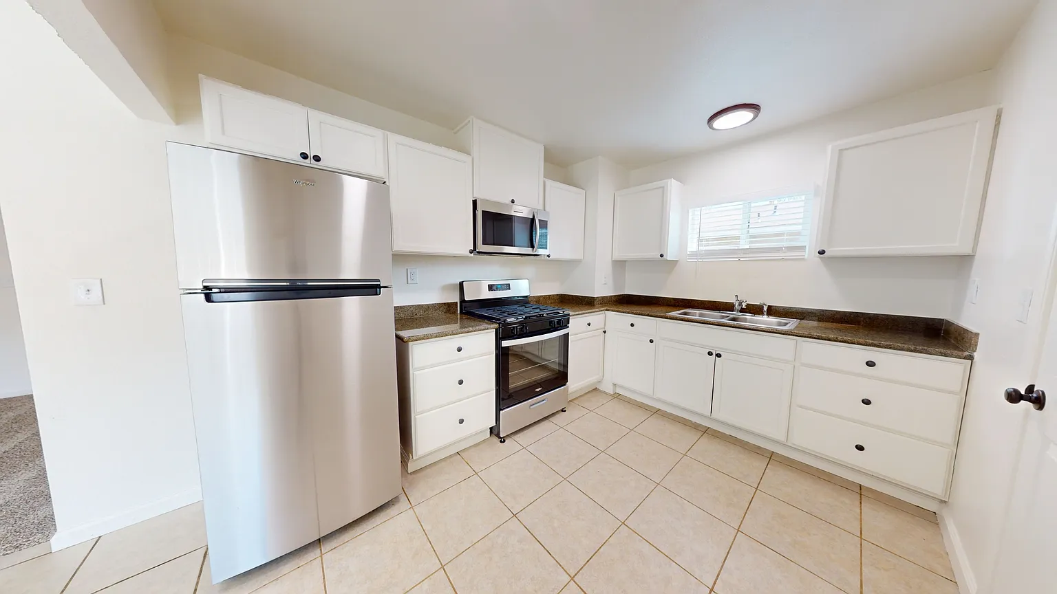 603 W 19th St #A photo 1