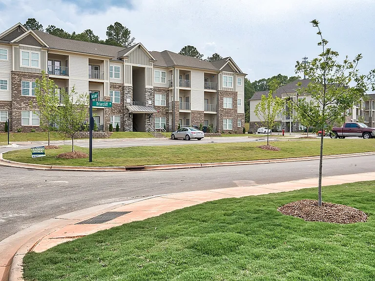 Pines at Glen Laurel Luxury Apartments — Photo 13
