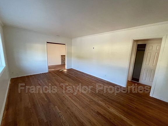 3rd image of 551 N Citrus Ave