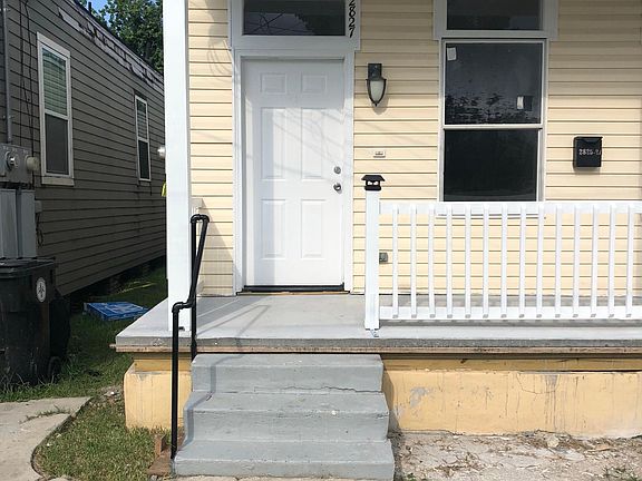3rd image of 2827 General Taylor St