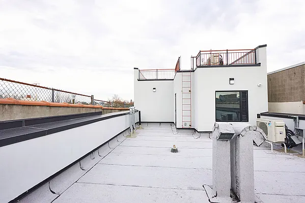 Rented by Lodger Corp | media 26