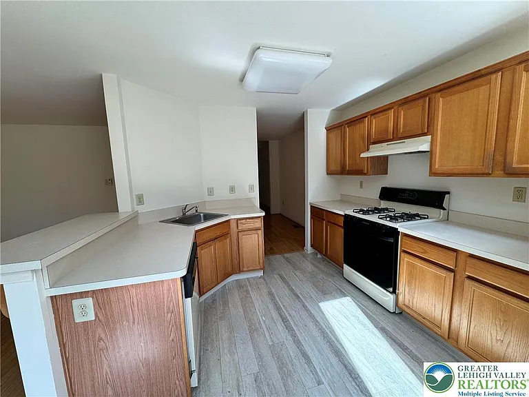 4142 Huckleberry Dr — Photo 5