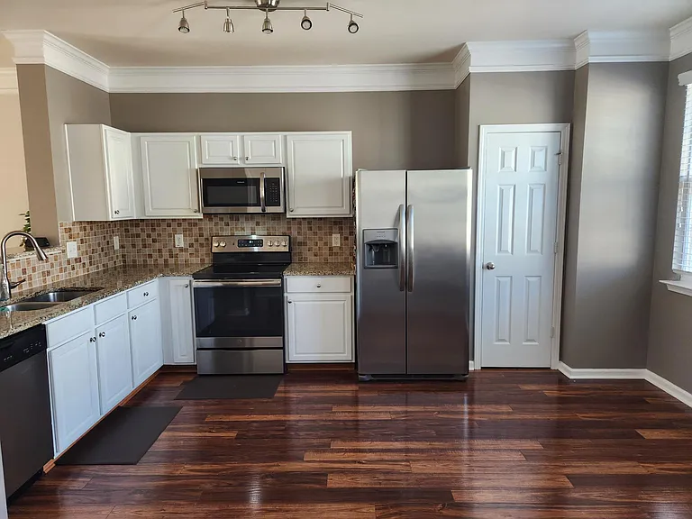 2484 Ivey Crest Cir — Photo 10