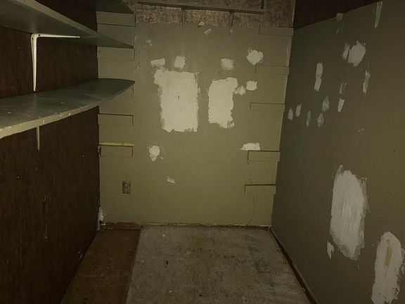 4th image of 143 Walnut St