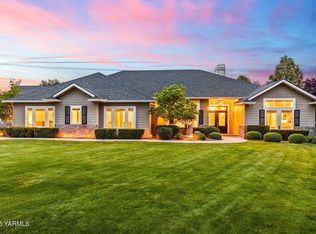11811 Barrett Rd, Yakima, WA 98908