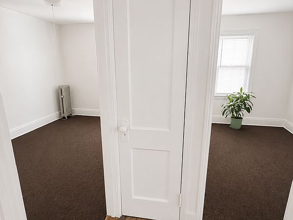 3rd image of 10935 96th St #2C